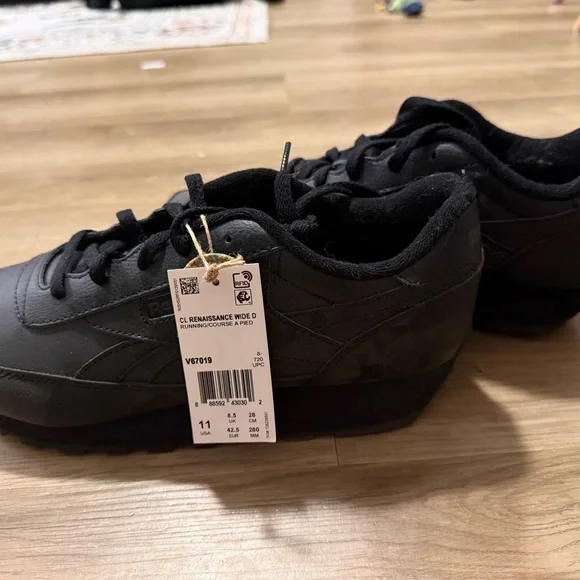 Reebok Women’s Classic Renaissance Black Sneakers - Size 11 Wide - Picture 3 of 6